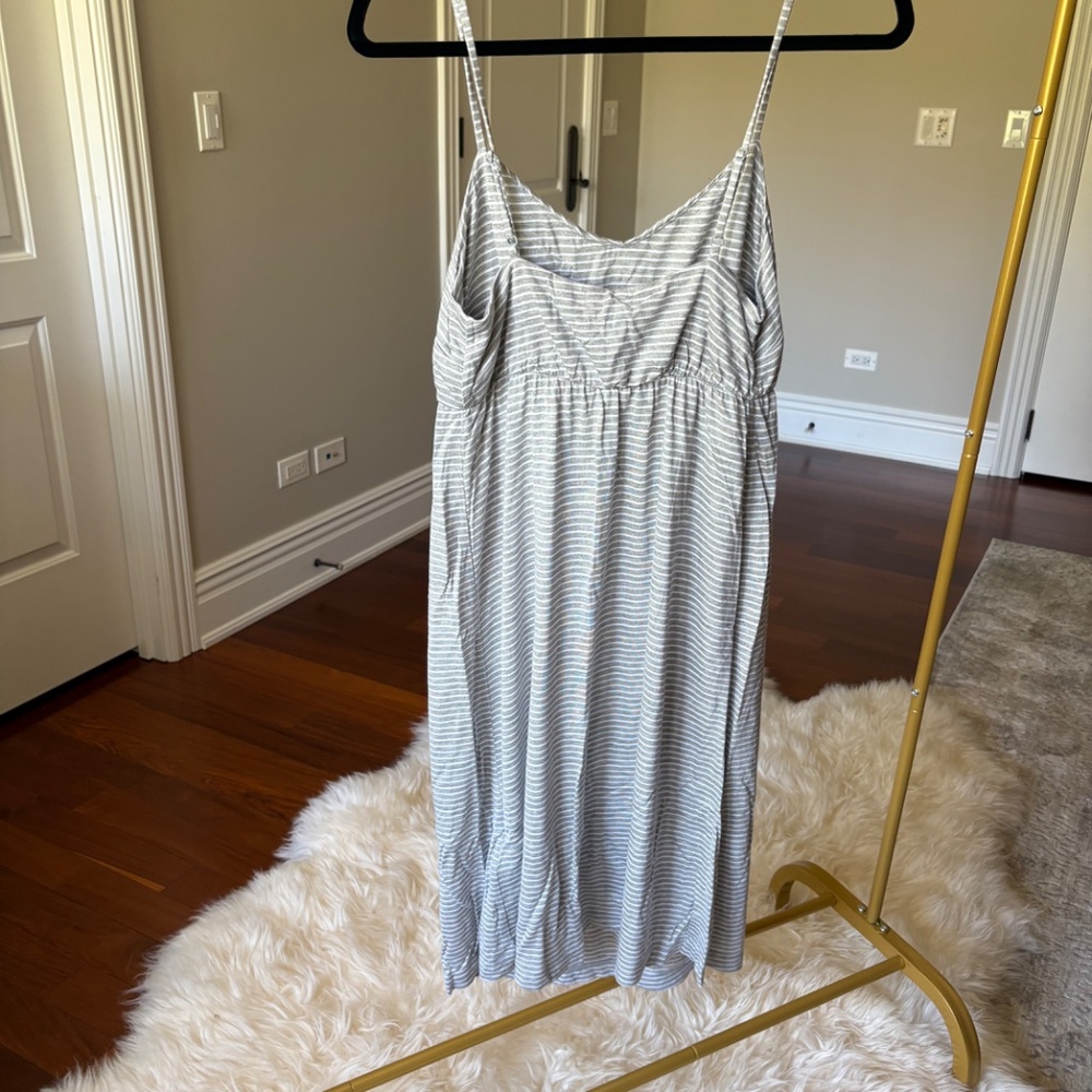 GapMaternity- Grey and white striped babydoll dress, small - Picture 5 of 8
